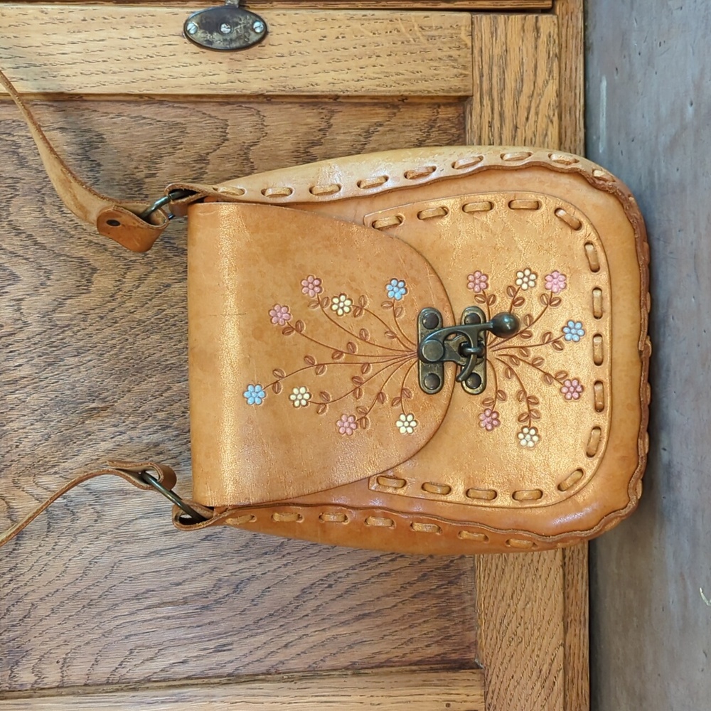 Vintage Leather Shoulder Bag in Brown